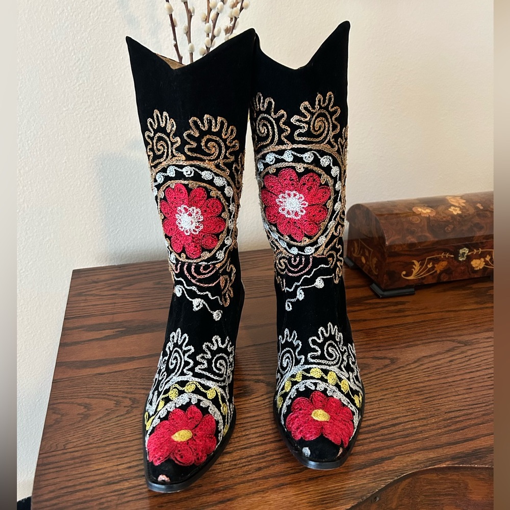Embroidered Black Suzani Boots with Floral Design